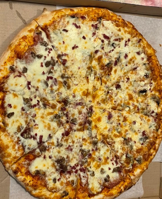 Best Pizza Restaurant in Calgary, AB